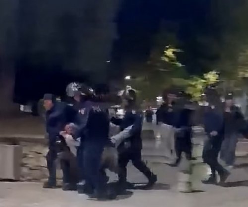 Protesta në Tiranë, pezullohen 5 zyrtarë policorë pas publikimit të një videoje