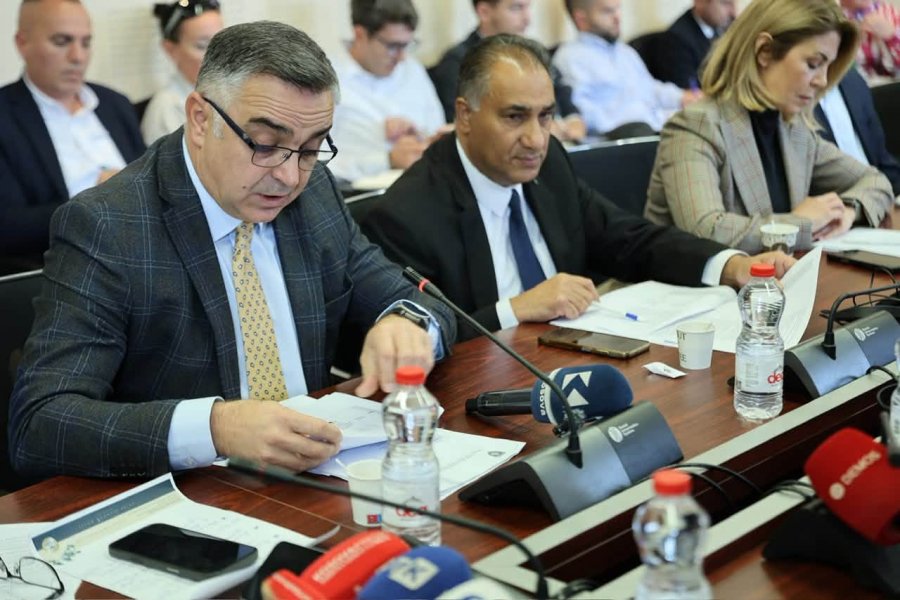 Tahiri kërkon ligj për deputetët dhe gjykatë kundër korrupsionit