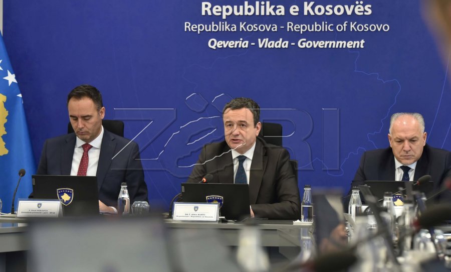 Kurti mbledh ministrat nesër në orën 08:00 