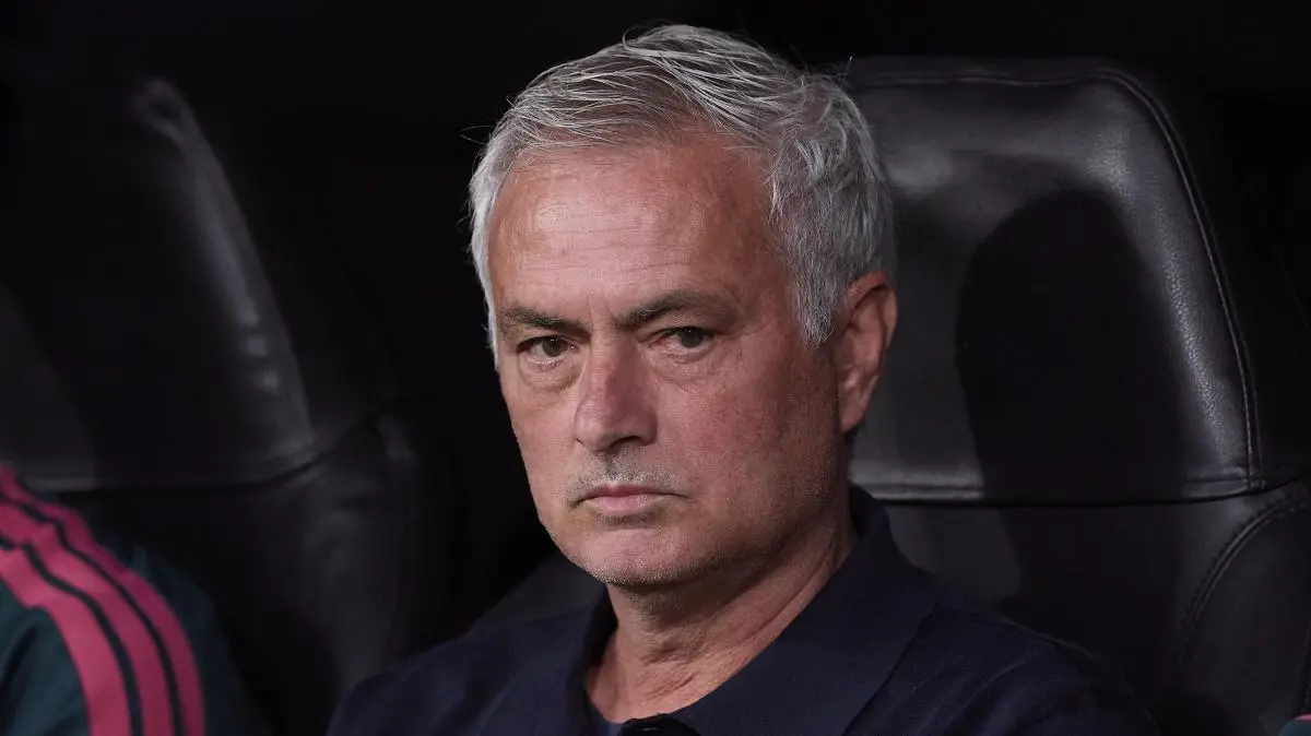 Mourinho shpërthen pas dënimit të Viniciusit: “Macja nuk fshihet më, gjërat po bëhen pa turp”