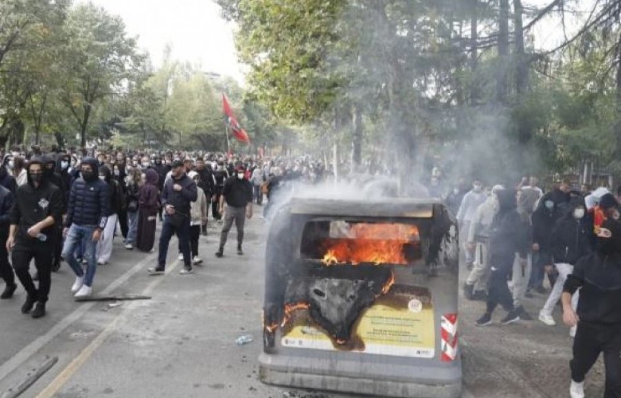  Protesta studentore në Shqipëri, bojkotohet mësimi në disa qytete