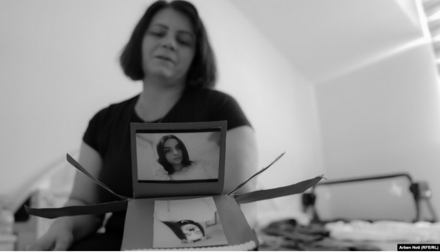Nëna e Erona Coklit: S’do të lejoj që zëri i saj të heshtë