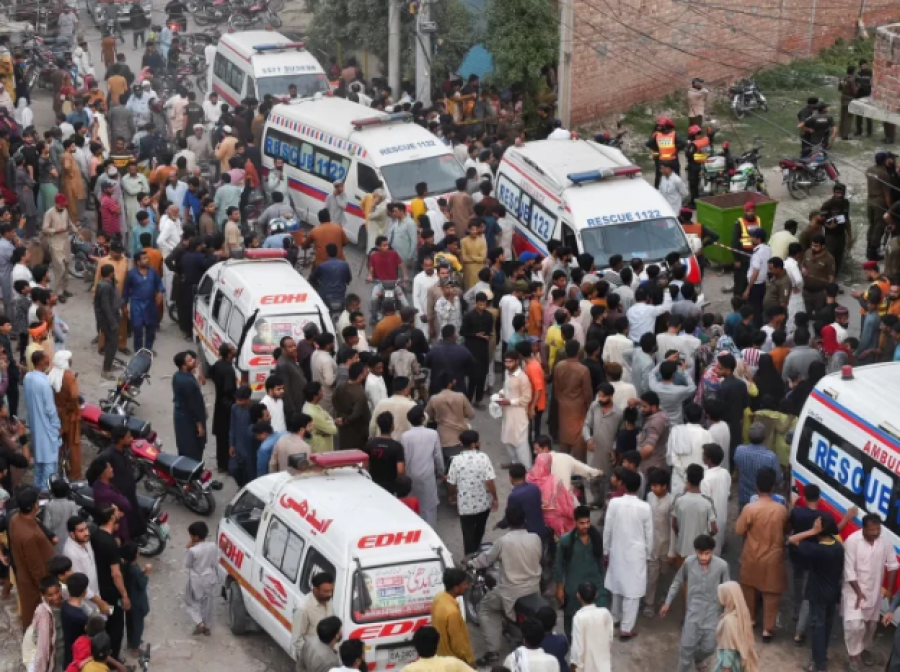 30 fëmijë vdesin nga shembja e çatisë së një shkolle në Pakistan