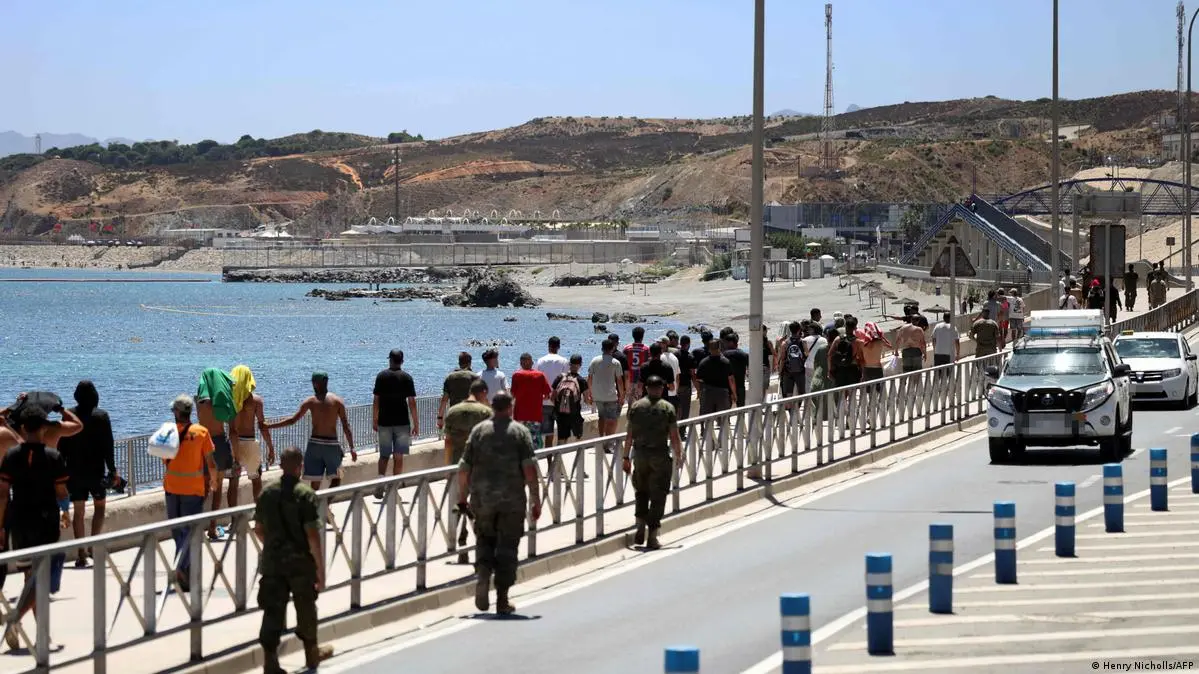 Italia zgjat pezullimin e Schengenit me Spanjën
