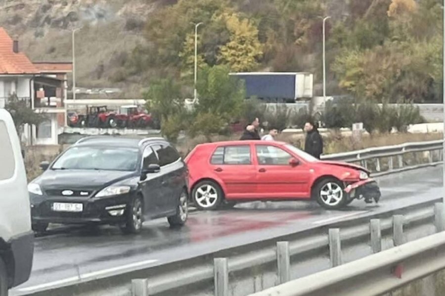 Dy aksidente trafiku në rrugën Prishtinë–Podujevë