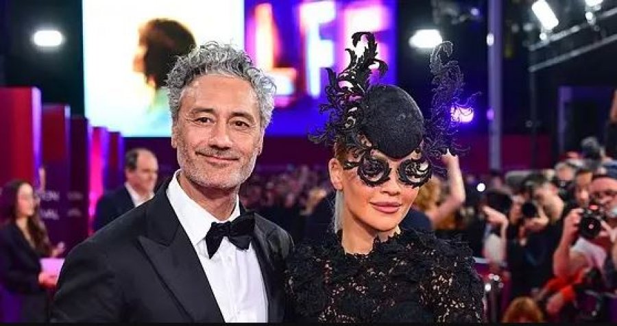 Në premierën e filmit të bashkëshortit, Rita Ora në qendër të vëmendjes