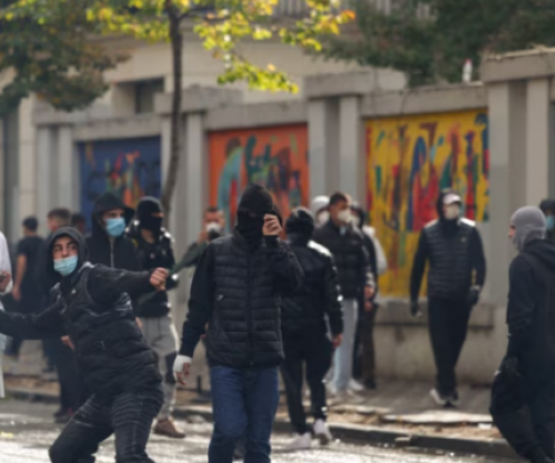 Protestat në Shqipëri – Deri më tani 207 persona të lënduar, mes të tyre edhe 17 kalimtarë