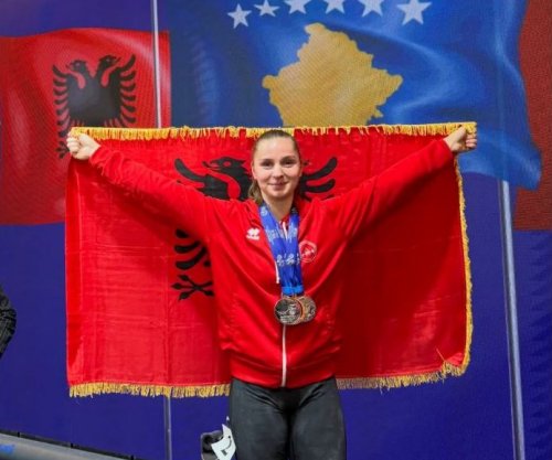 Peshëngritëjsa Enkileda Carja nënkampione e Evropës U20, fiton tri medalje