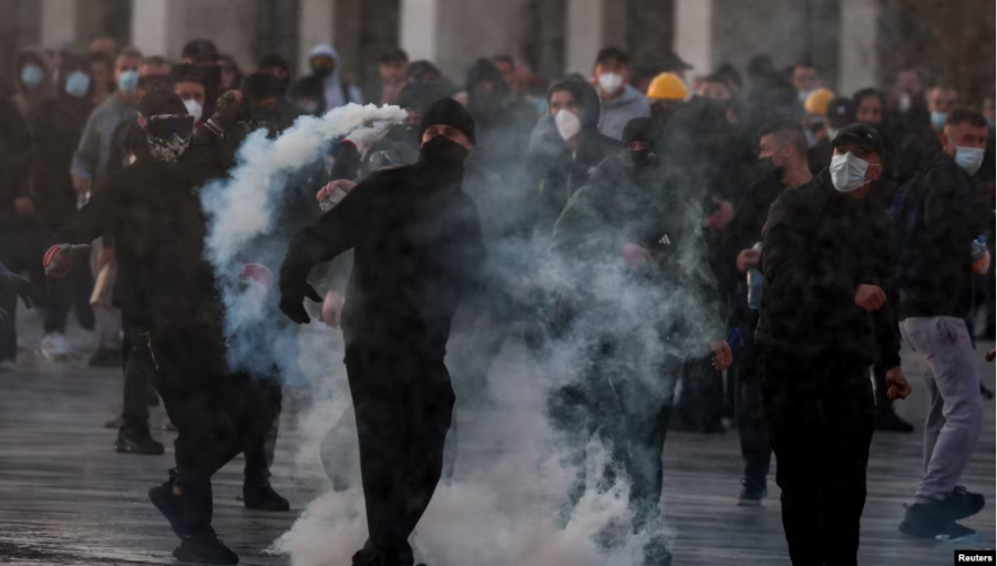 303 të lënduar në gjashtë ditë protesta, thotë Spahiu
