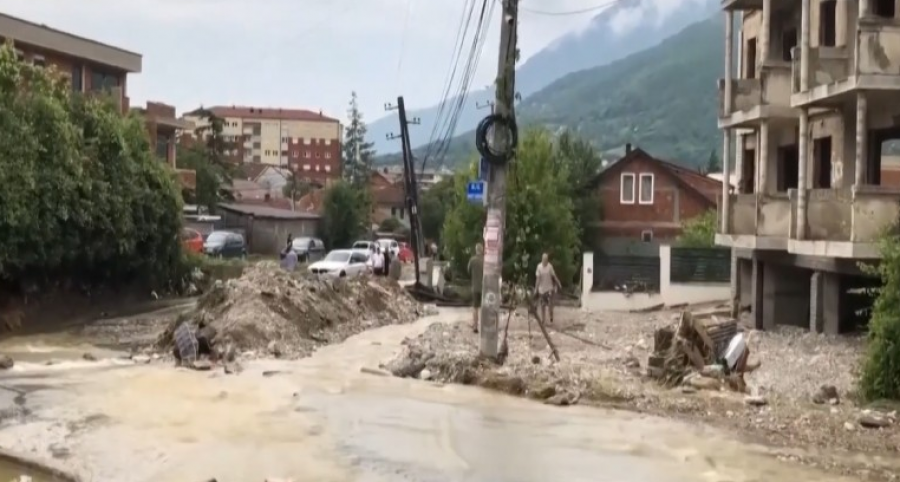 Tre vjet pas vërshimeve në Pejë, dëme prej 700 mijë eurosh ende të pakompensuara