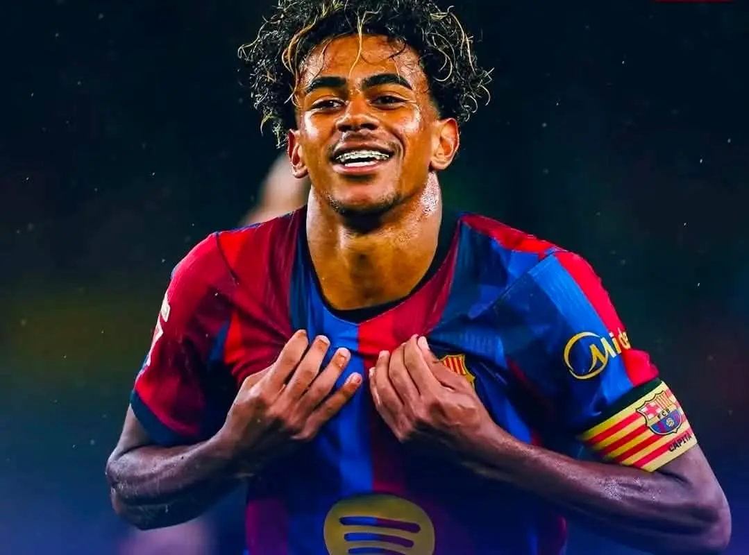 Barcelona rikthen fanellën portokalli për sfidën ndaj PSG-së
