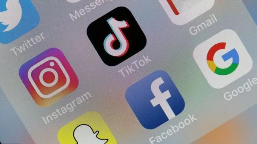 Norvegjia planifikon t’ua ndalojë TikTok-un, Snapchat-in dhe Roblox-in fëmijëve nën 16 vjeç