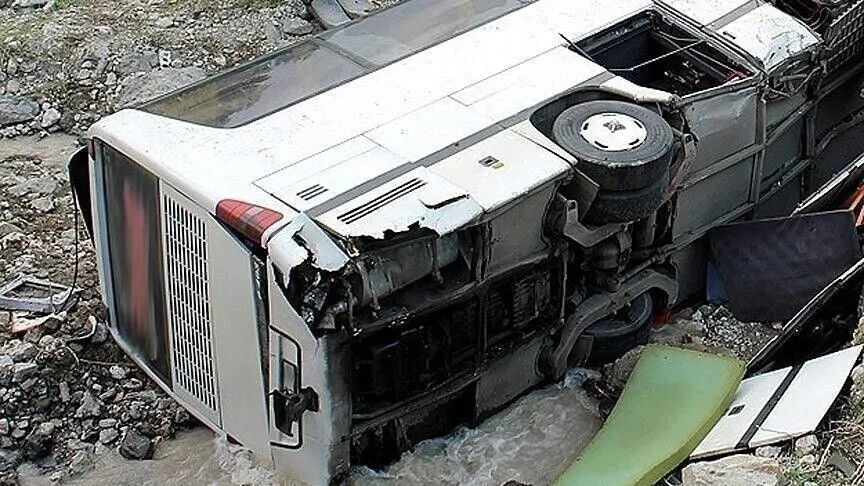 Përplasje e fortë mes autobusit dhe kamionit në Egjipt, 12 të vdekur dhe 30 të plagosur