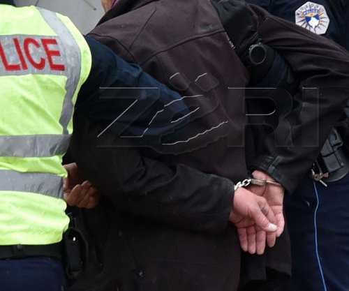 Nxirrte dokumente të Kosovës kundërligjshëm në kioskën e tij, arrestohet një person në Leposaviq