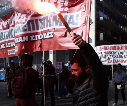 Dhuna kap edhe Greqinë, komunistët dhe sindikatat bllokojnë Athinën