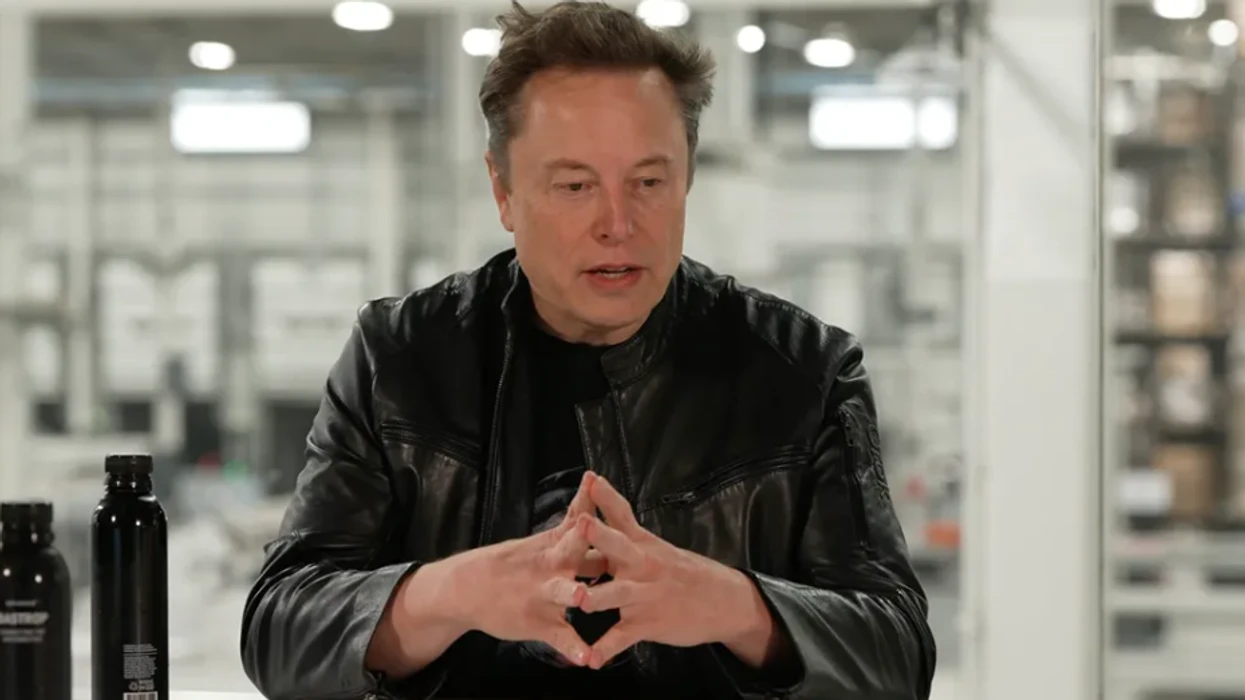 Elon Musk po shqyrton mundësinë e bashkimit të Tesla-s dhe SpaceX
