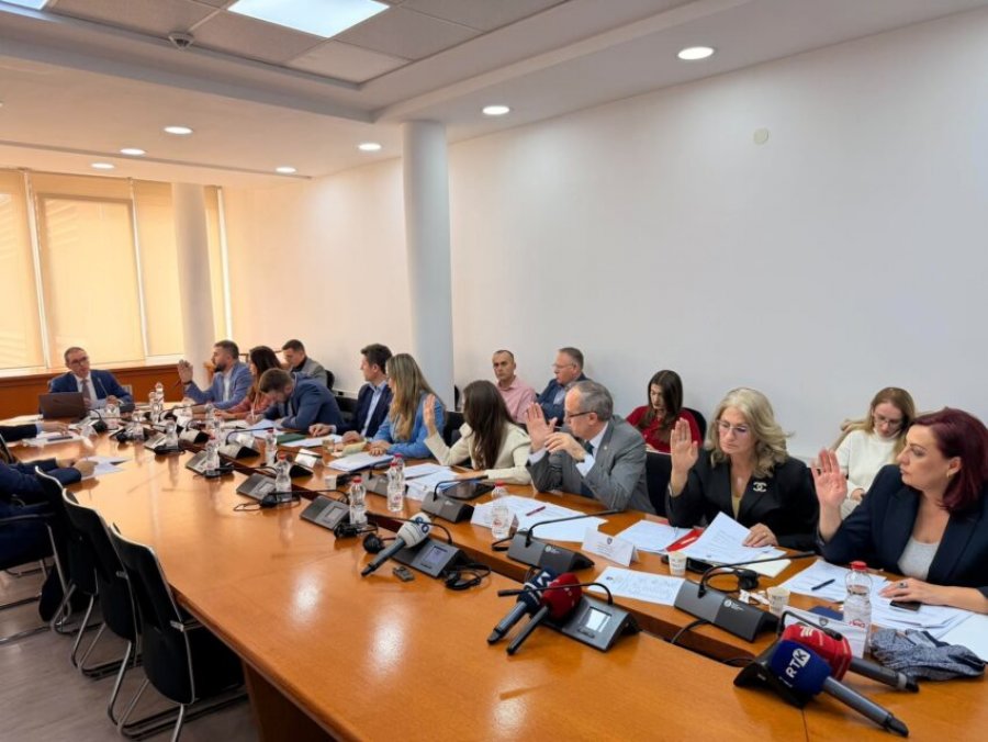 Komisioni për Buxhet s’e miraton amendamentin për një milion euro për protezat e invalidëve të luftës