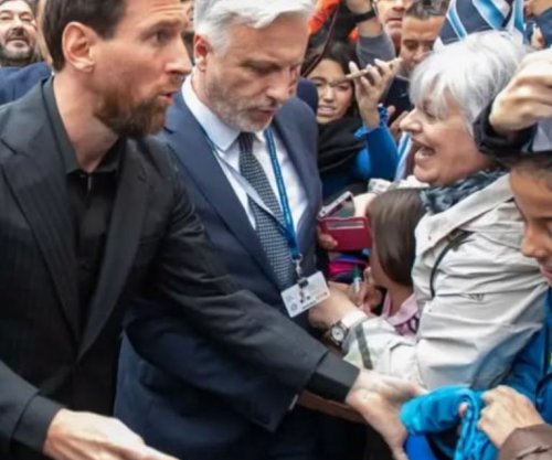 Ethe për Leo Messin në Oviedo, qindra tifozë e presin me brohoritje dhe duartrokitje