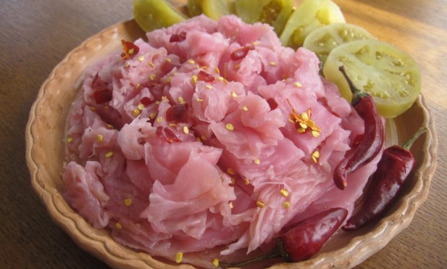 Lakra turshi nuk është e përshtatshme për të gjithë, pesë grupet që duhet të kenë kujdes