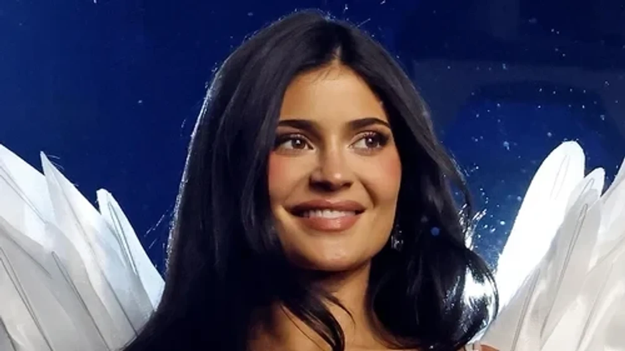 Kylie Jenner thuhet se fitoi pesë milionë dollarë për pesë minuta në pistën e Victoria’s Secret, shpërthejnë reagimet