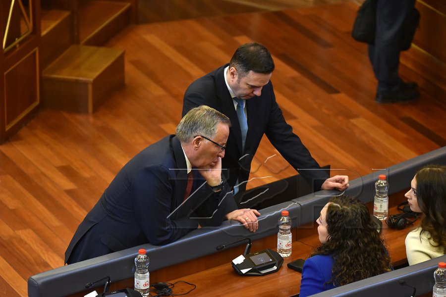 PDK-ja dhe LDK-ja në betejë me veten