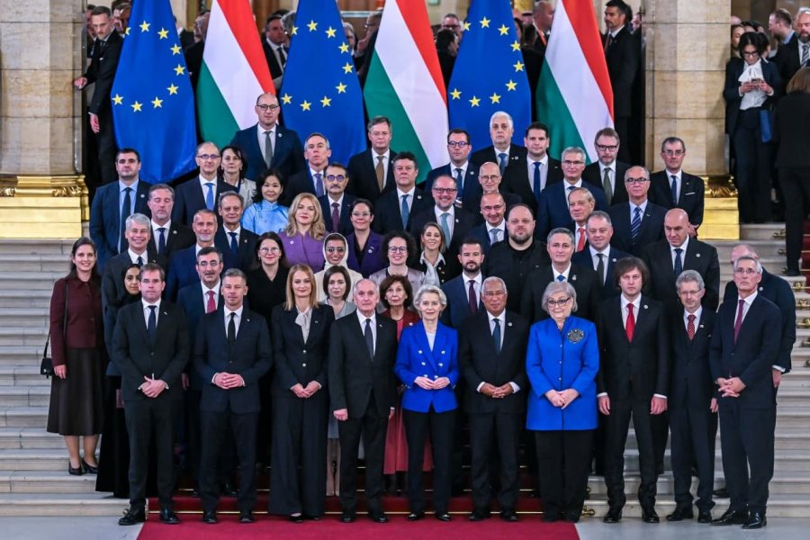70-vjetori i Revolucionit hungarez, Shiroka-Pula në rend të parë me krerët e BE-së Costa e Von Der Leyen