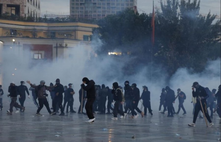 23 persona morën ndihmë mjekësore pas protestës në Tiranë