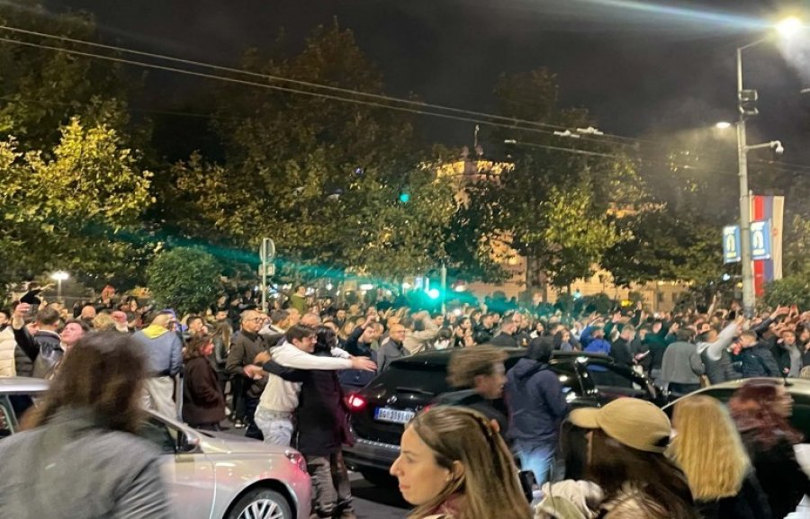 Lista Studentore shpall fitoren në zgjedhje, festime në rrugët e Beogradit
