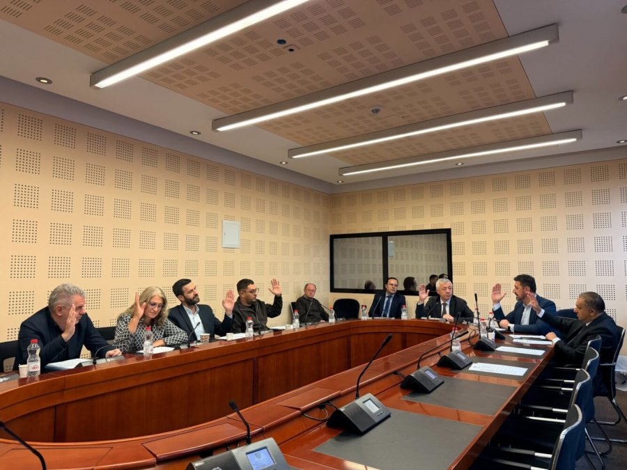 Komisioni miraton Projektligjin për Byronë, Haxhiu e cilëson antikushtetues