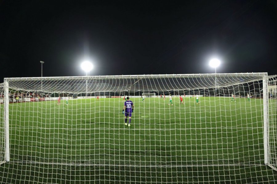 Në vitin 2026 FFK-ja mburret me reflektorë, arritje apo standard minimal?