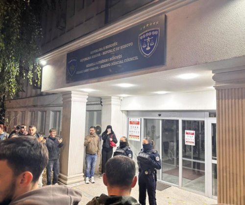 Protesta për vrasjen e Arlinda Zekajt zhvendoset te KGJK-ja