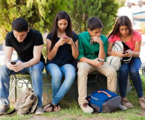 A trashëgohet vetëkontrolli?, studimi zbulon ndikimin e prindërve tek adoleshentët