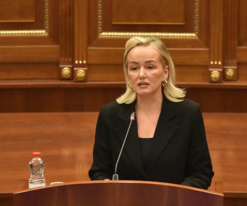 Adriana Matoshi: Gruaja është poezi, që burrat ende s’kanë mësuar ta lexojnë pa e lënduar