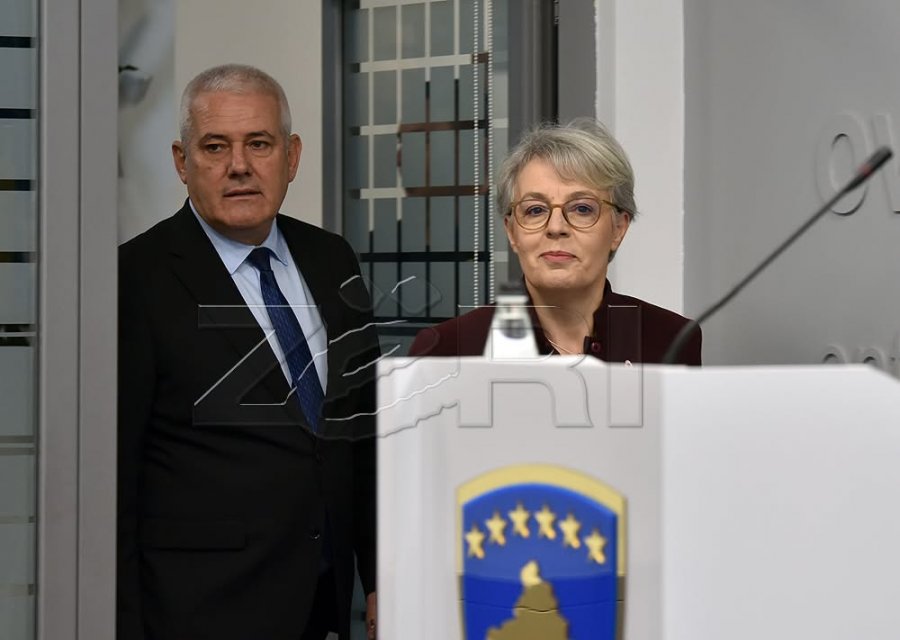 Ironizon Arifi: Konferencë e poshtër e Gërvallës dhe Sveçlës - jepni dorëheqje