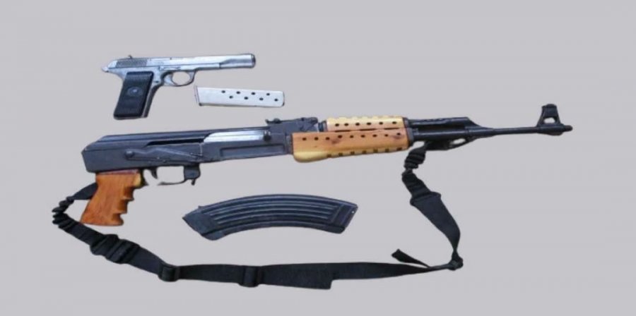 Armë ilegale dorëzohen pas hetimeve për të shtëna gjatë një ahengu në Malishevë