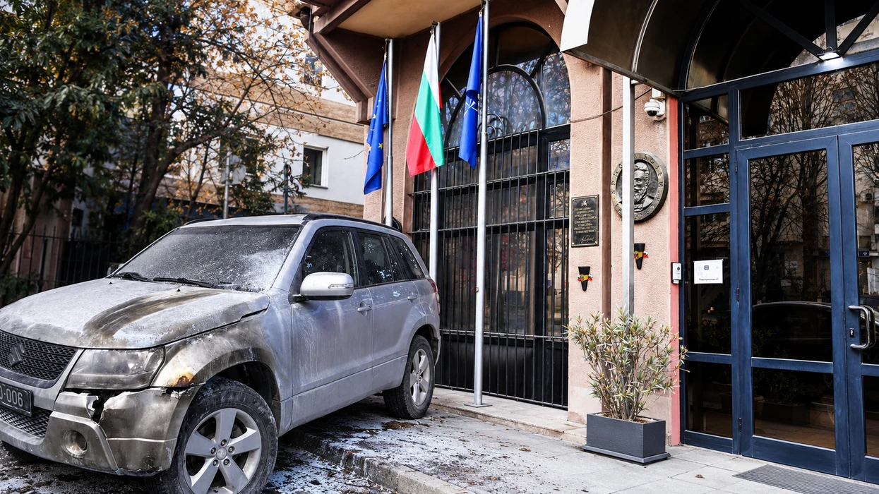 Pranon fajin i akuzuari për djegien e dy automjeteve të Ambasadës bullgare në Shkup