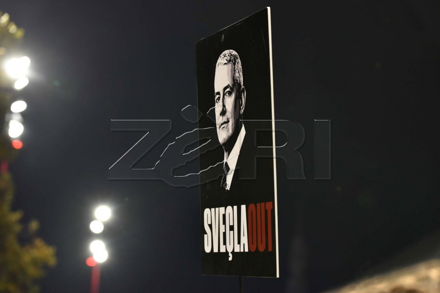 Kurti nuk përgjigjet nëse do t’i shkarkojë Gërvallën dhe Sveçlën pas vrasjes së Arlinda Zekajt