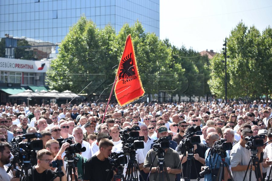 Nis protesta e disa komunave para Qeverisë