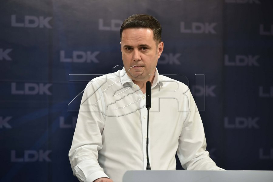 Abdixhiku: I kërkoj falje popullit, nuk mundem me këtë grup parlamentar