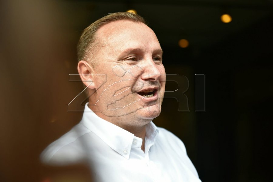 Zemaj: Qëndrimi im është mos me ra asnjëherë në kurthin e Albin Kurtit