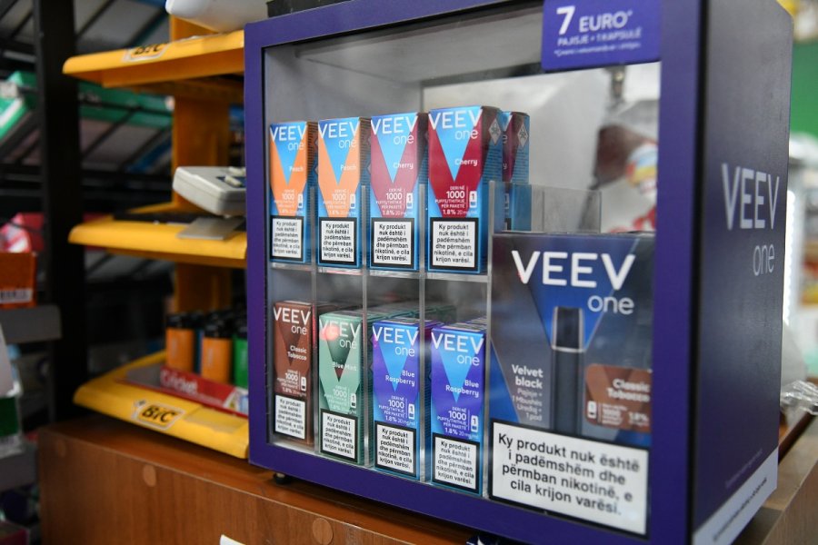 IQMT intensifikon kontrollet pranë shkollave, shqiptohen tri gjoba për shitjen e cigareve elektronike