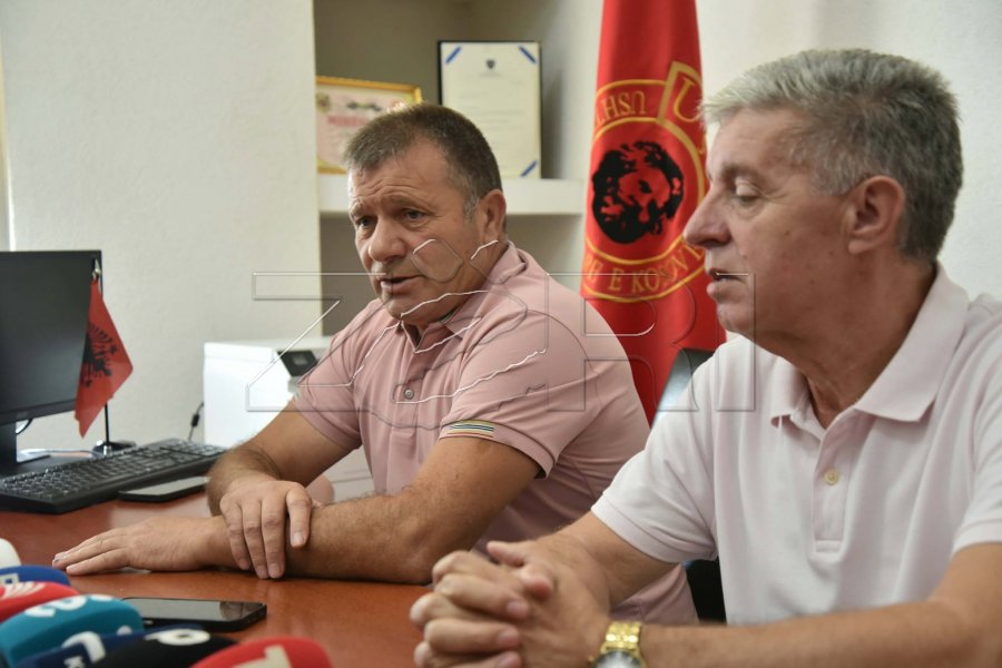 Familjet e dëshmorëve dhe invalidët e UÇK-së bëjnë thirrje për pjesëmarrje masive në protestën e 12 shtatorit