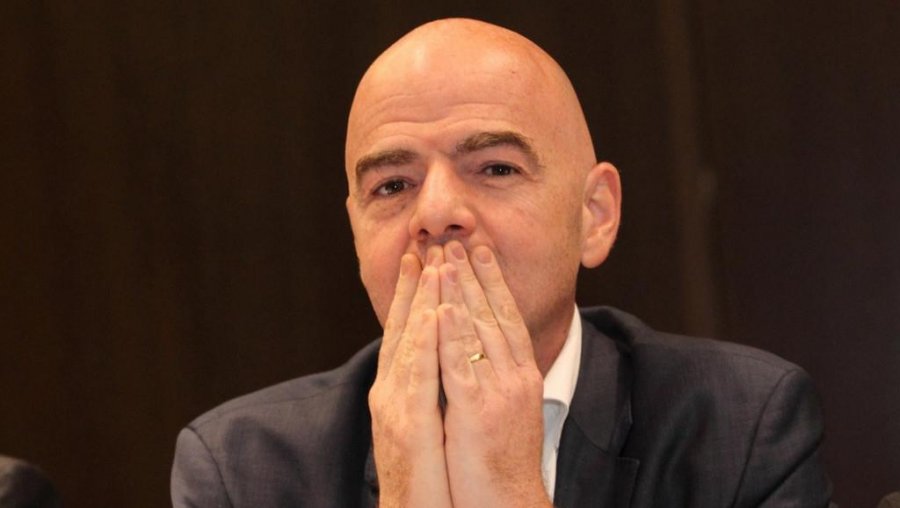 Raporti: FIFA akuzon UEFA-n për “fushatë shpifjesh” kundër Infantinos