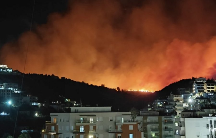 Zjarri masiv në Himarë, digjen shtatë banesa dhe evakuohen banorë e turistë