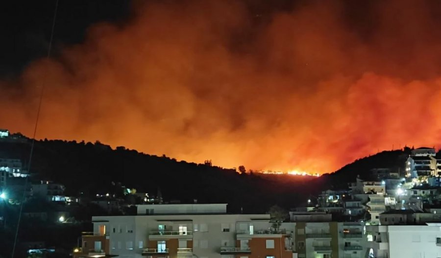 Zjarri në Himarë, banorët rrëfejnë natën e ankthit: Mezi kemi shpëtuar