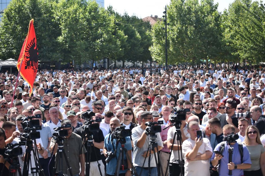 Komunat e LVV-së e bojkotuan protestën ndaj Qeverisë, por problemet financiare e funksionale i kanë të njëjta me komunat tjera