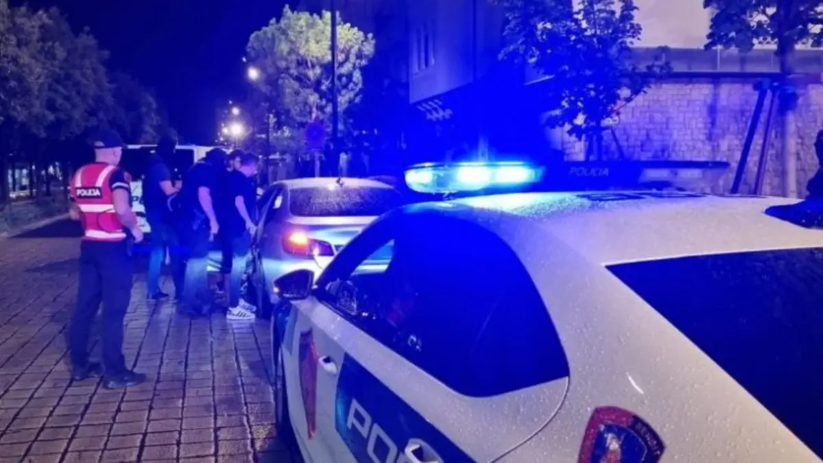 Të shtëna me armë në Tiranë, plagosen dy persona