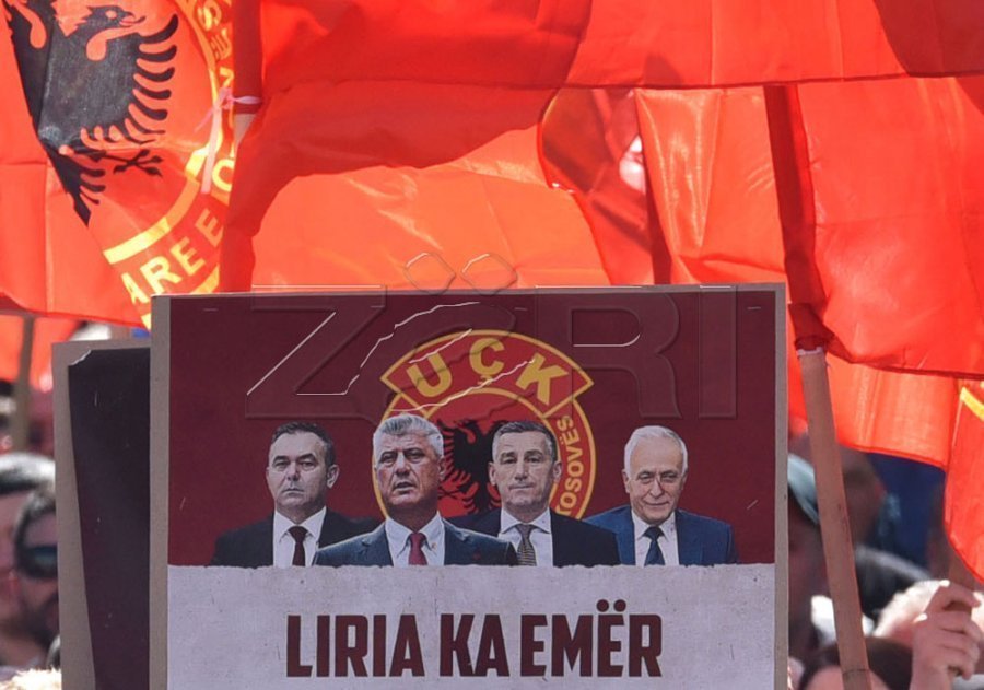 “Liria ka Emër” zhvillon aktivitet simbolik para EULEX-it në Prishtinë