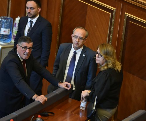 Hoti pas ndërprerjes së seancës konstituive: Qëllimi është ikja nga përgjegjësia dhe problemet që i kanë krijuar