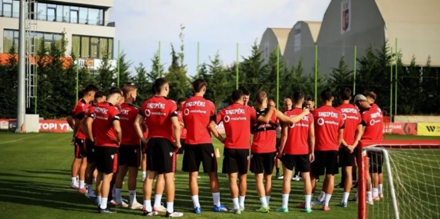 Kombëtarja e Shqipërisë e fton për herë të parë futbollistin që aktivizohet në Skoci